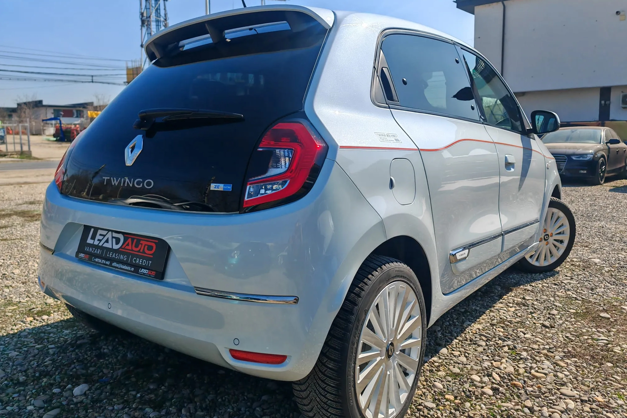 
								Renault Twingo Electric VIBES full									