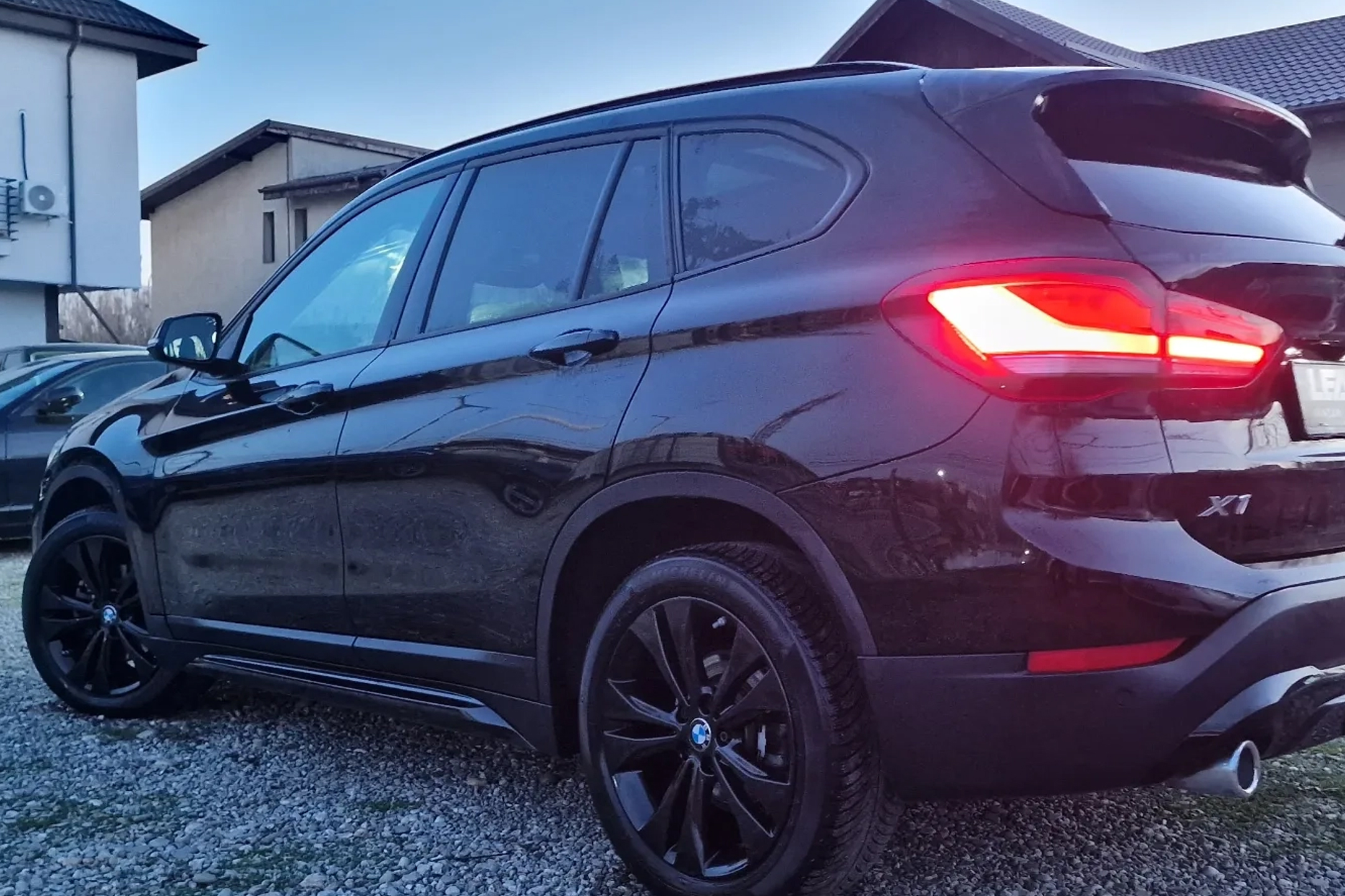 
								BMW X1 sDrive18d AT full									